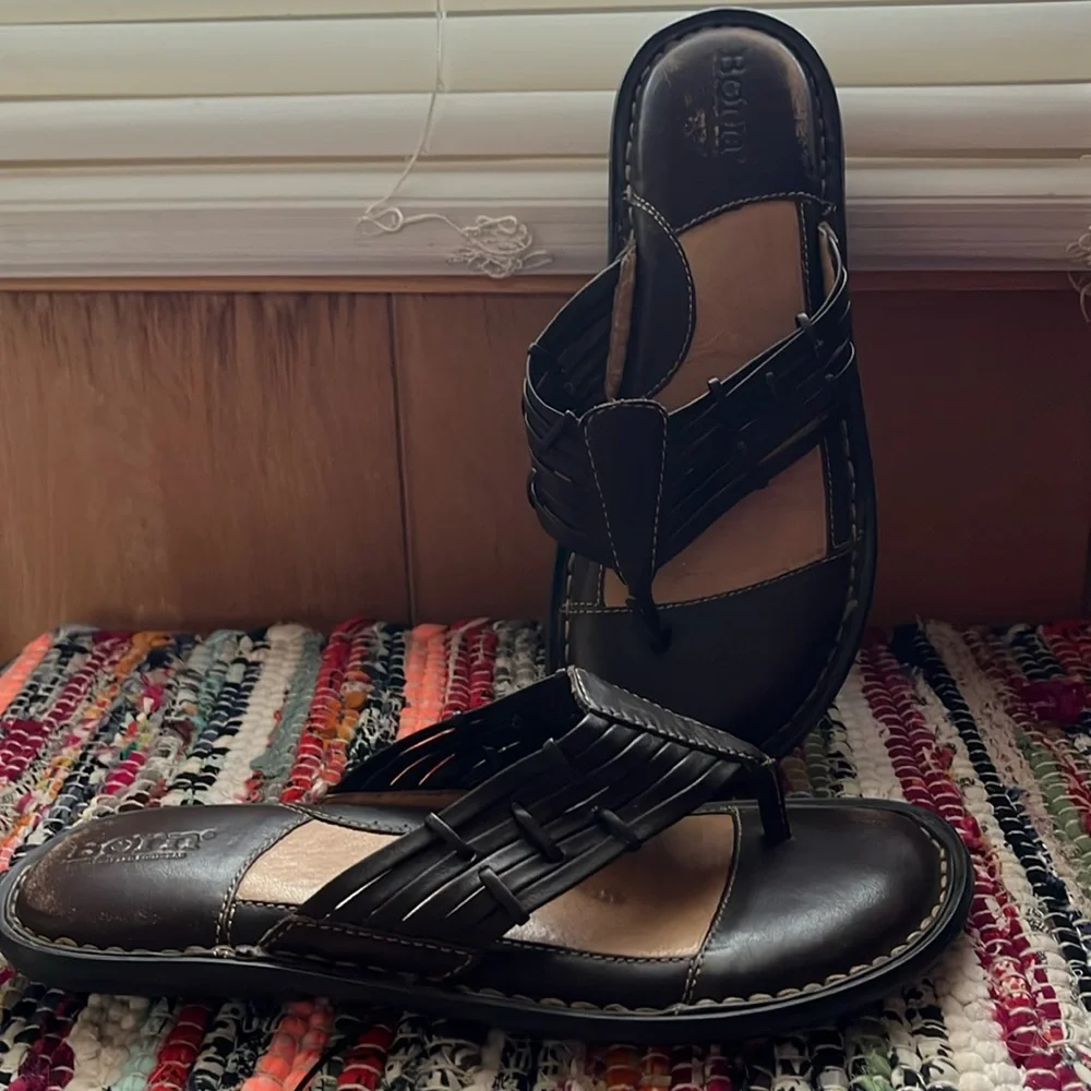 Born Sandals Brown leather. Size 7 - 7.5. - Picture 1 of 2